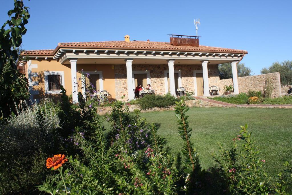 Apartamentos El Jardin Del Poeta Guijo de Granadilla 外观 照片